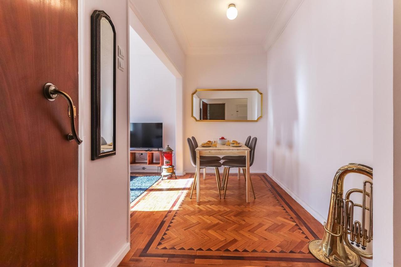 Vita Portucale ! Olaias Design With Terrace Lisbon Bagian luar foto