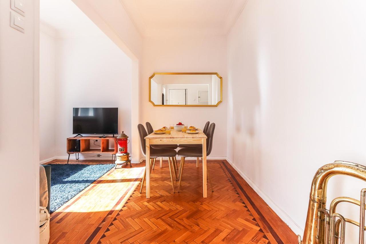 Vita Portucale ! Olaias Design With Terrace Lisbon Bagian luar foto