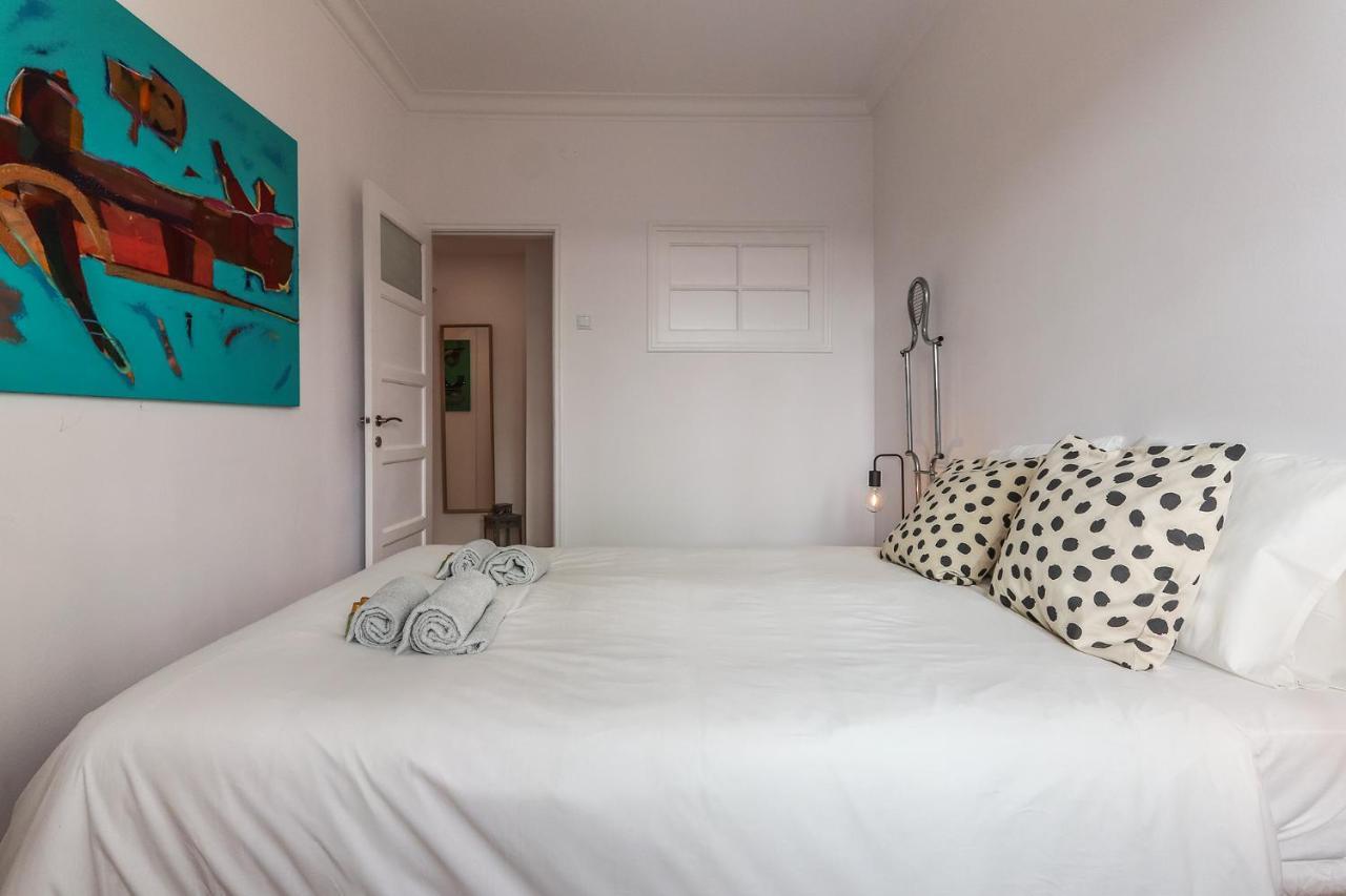 Vita Portucale ! Olaias Design With Terrace Lisbon Bagian luar foto