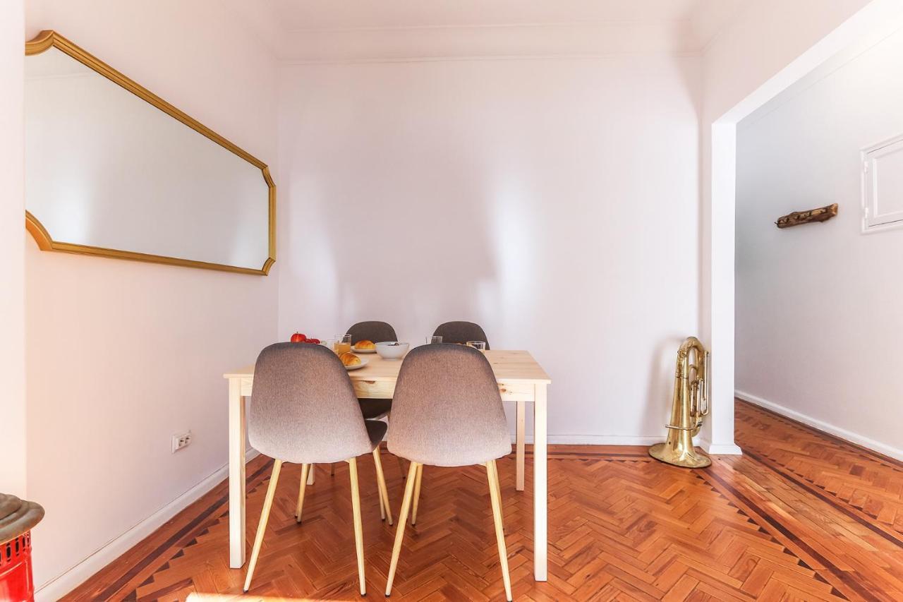 Vita Portucale ! Olaias Design With Terrace Lisbon Bagian luar foto