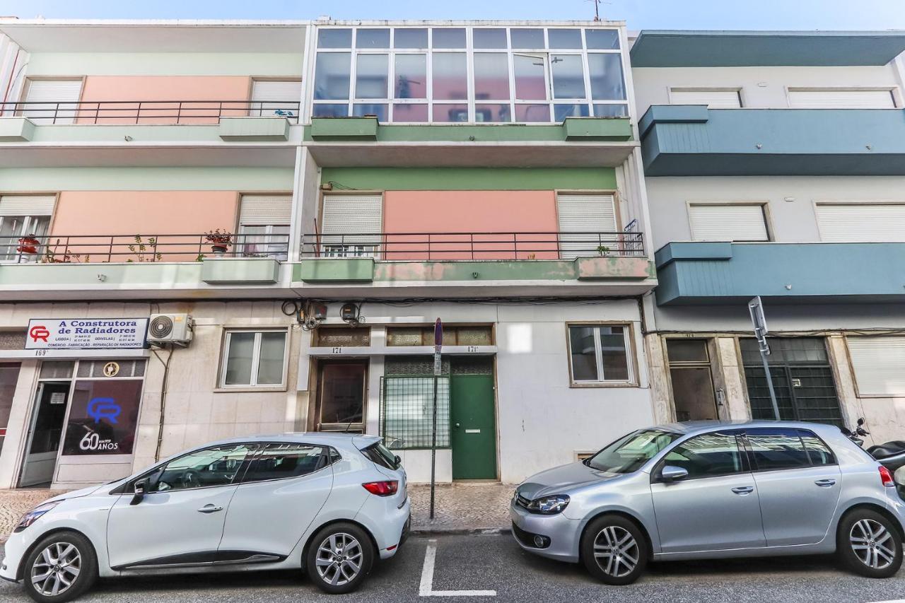 Vita Portucale ! Olaias Design With Terrace Lisbon Bagian luar foto